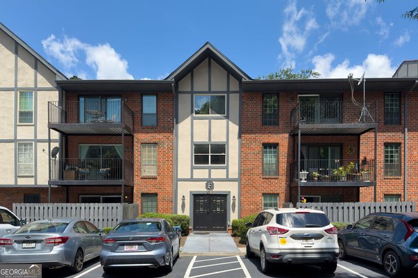 6851 Roswell Road, Atlanta