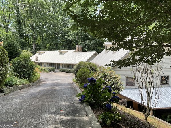 866 Yunai Circle, Clayton