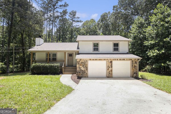 107 Lake Ridge Road, Newnan