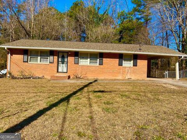 2739 Carriage Lane, Atlanta