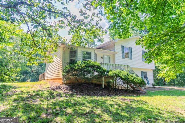 140 Beverly Park Court, Newnan