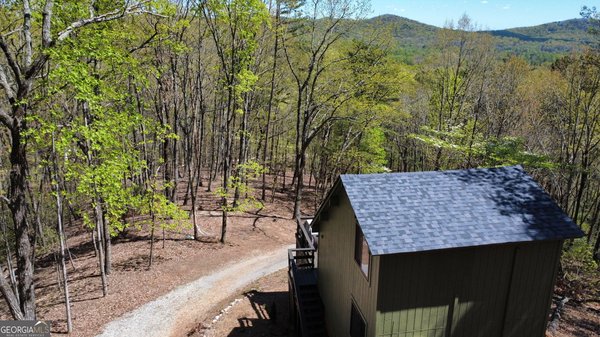 629 Waters Edge Drive, Clarkesville