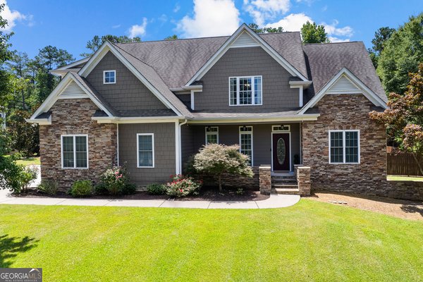 534 Deer Lake Drive, Griffin