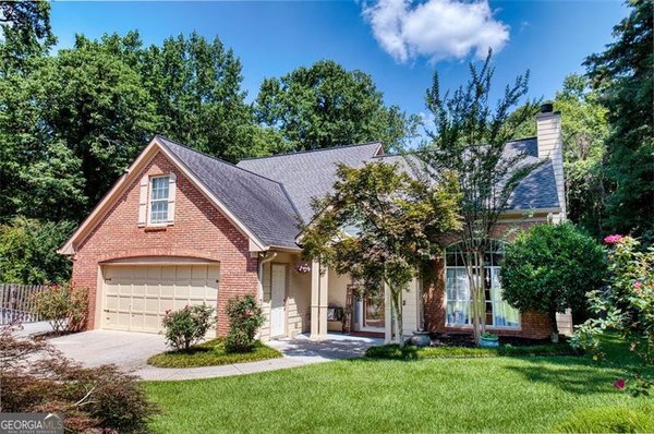 4042 Gables Court, Buford