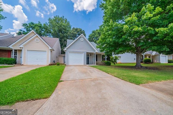 85 Lakeside Drive, Covington