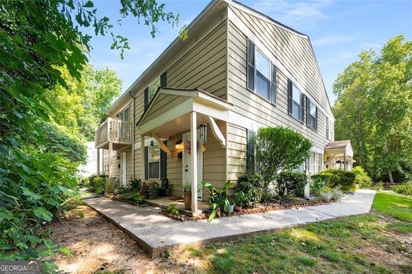 1305 SURREY Lane, Marietta