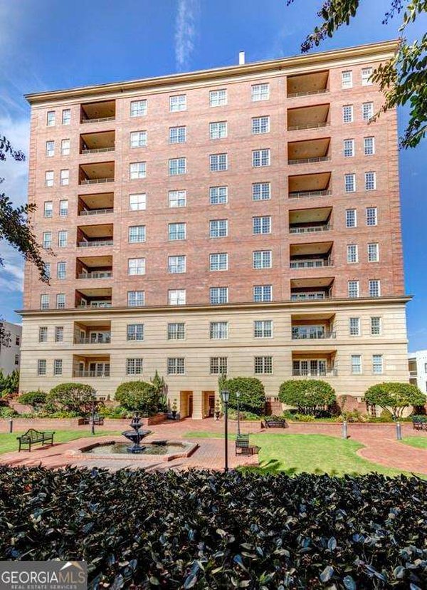 3657 Peachtree Road, Atlanta