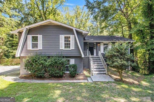 5862 SIMONE Drive, Stone Mountain