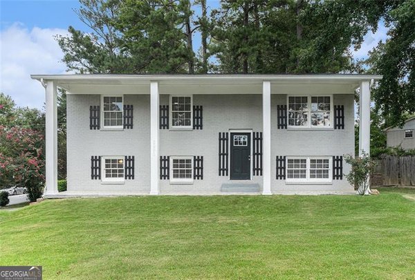 2946 CARRIAGE Lane, Atlanta