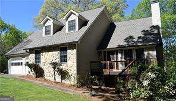 1521 Larkwood Drive, Canton