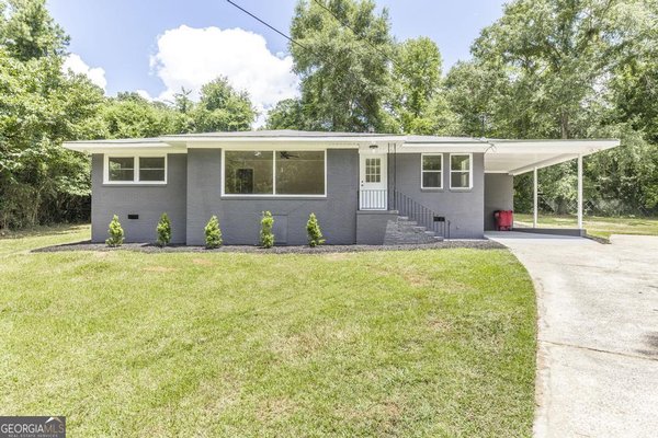 880 Winchester Circle, Macon