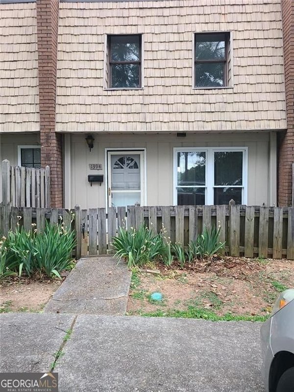 1394 Wood Circle, Morrow