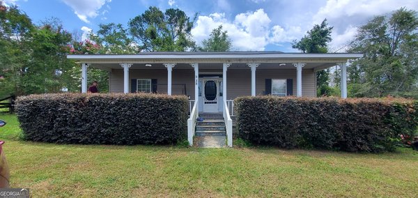 38 Highway 46, Lyons