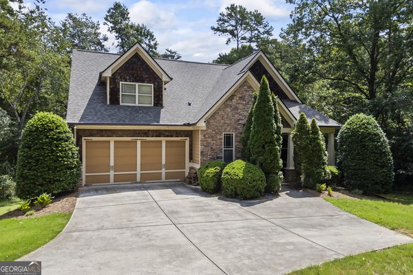 425 Wyndward Point Drive, Hartwell