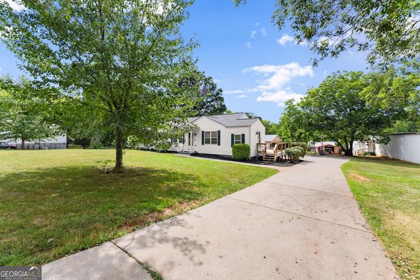 6455 Main Street, Lula