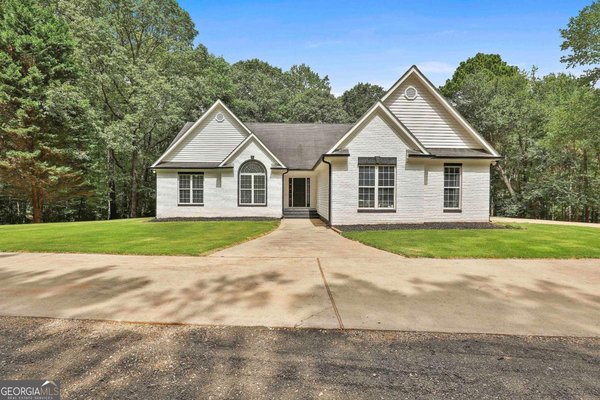 279 Doc Perry Road, Newnan