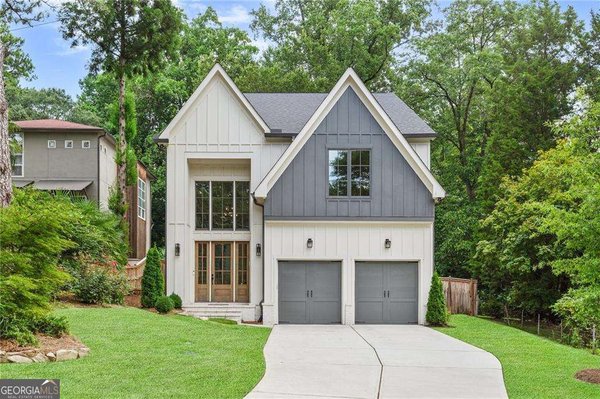 2425 Oostanaula Drive, Brookhaven