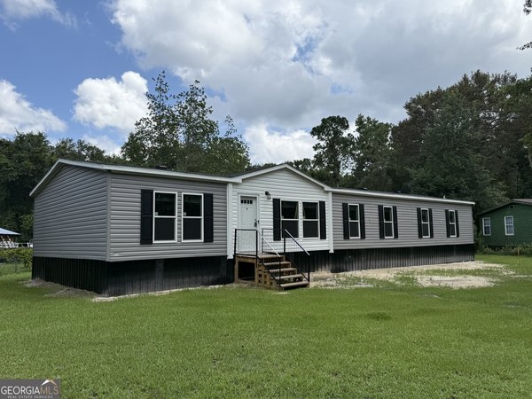 223 Pelican Road, Woodbine