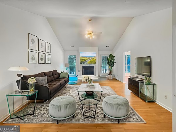 180 Saint James Place, Sharpsburg