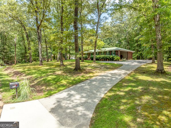 192 Saxon Court, Canton