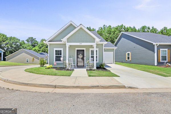 101 Lenox Circle, Lagrange