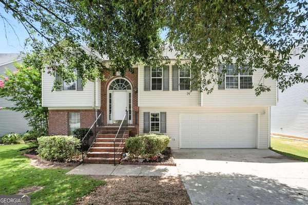 11747 Spring Lake Way, Fayetteville