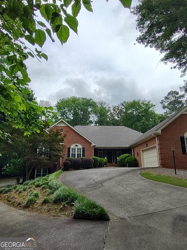 5015 Shadow Path Lane, Lilburn