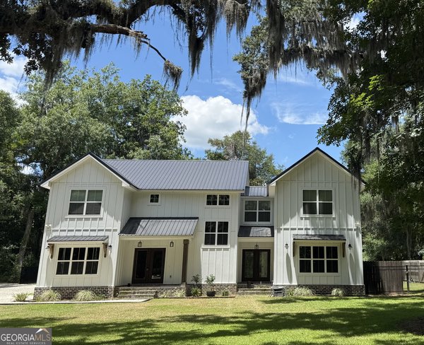 1066 Doboy Court, Darien