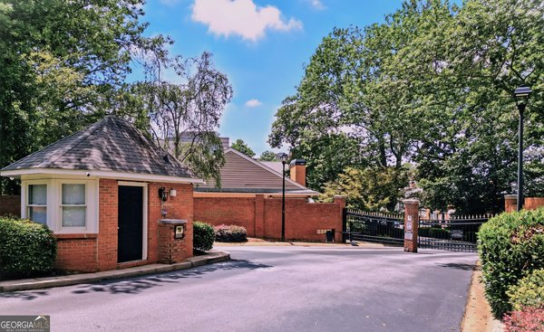 44 Mount Vernon Circle, Sandy Springs