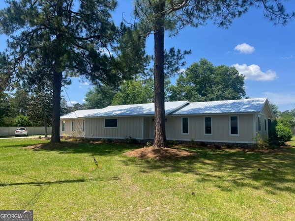 315 Newton Drive, Adel