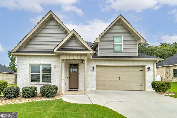 519 Barbara Court, Forsyth