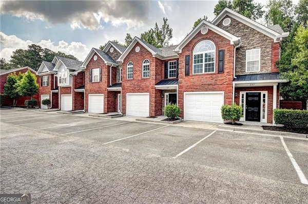 221 Morris Lane, Woodstock