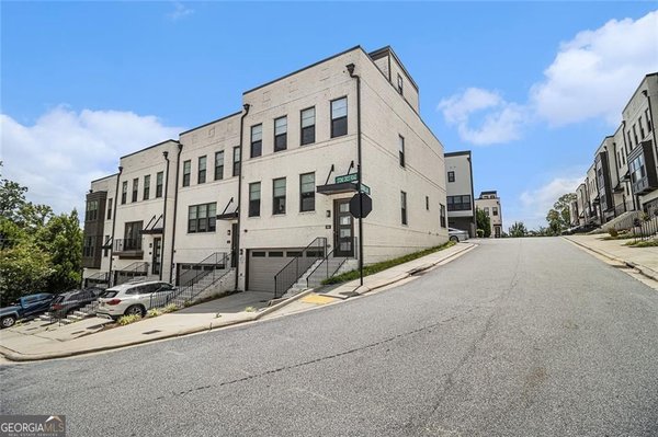 886 Stone Crest Road, Atlanta