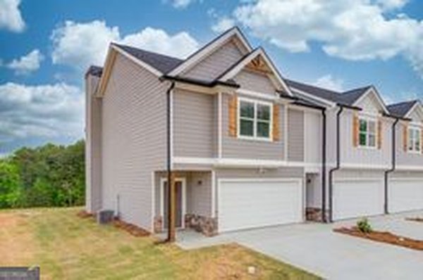 6326 Pine Ridge Point, Lula
