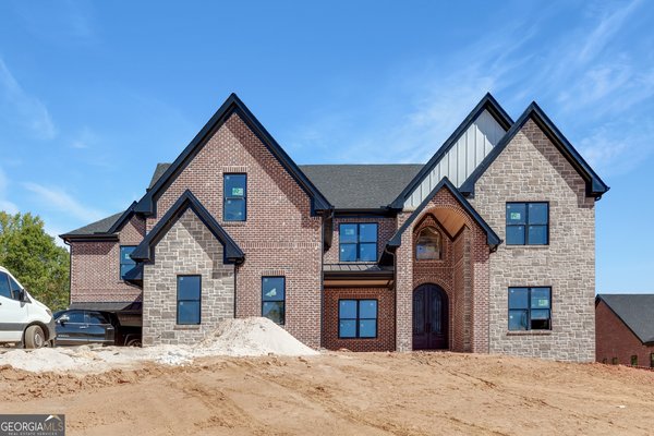 405 Thunder Road, Buford