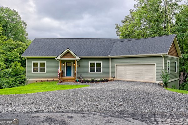 1060 Chatuge Village Circle, Hayesville