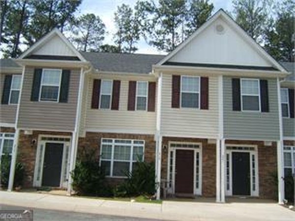 219 Timber Wolf Trail, Griffin