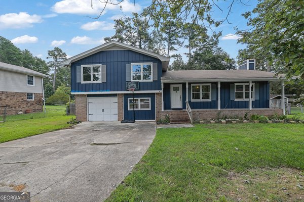 562 Plantation Boulevard, Lawrenceville