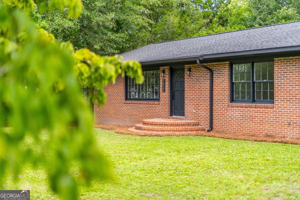 2022 Pioneer Street, Waycross