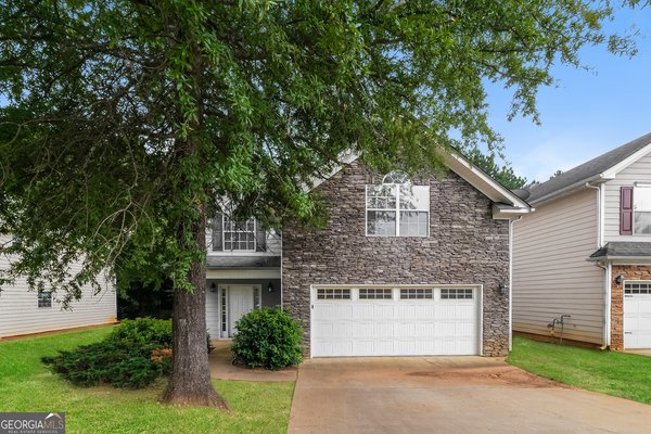 27 Churchill Park Drive, Newnan