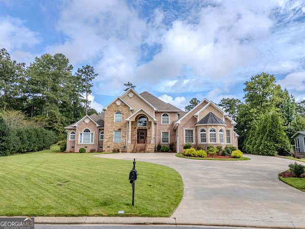 142 Nelson Boulevard, Rome