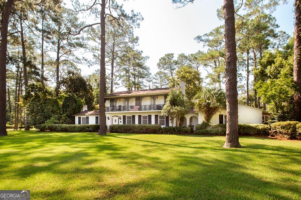 706 Cherokee Circle, Waycross