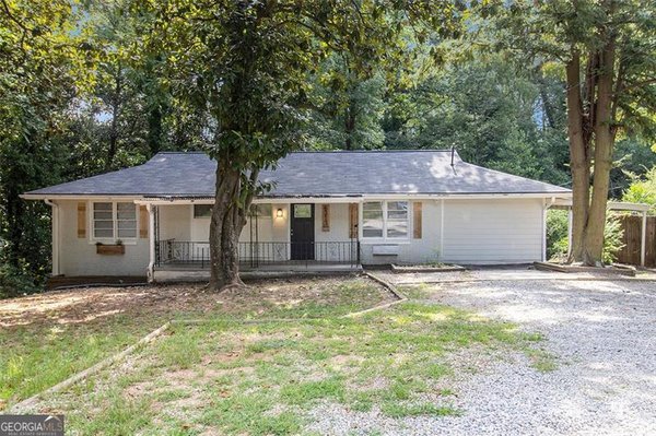 6215 DODGEN Road, Mableton