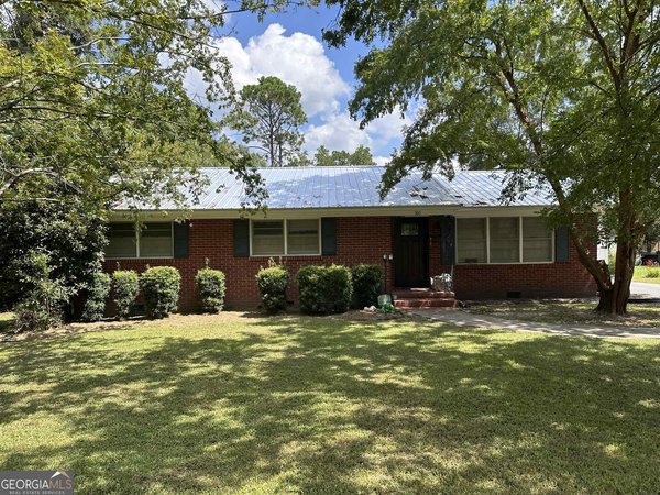 1011 Cherokee Circle, Waycross