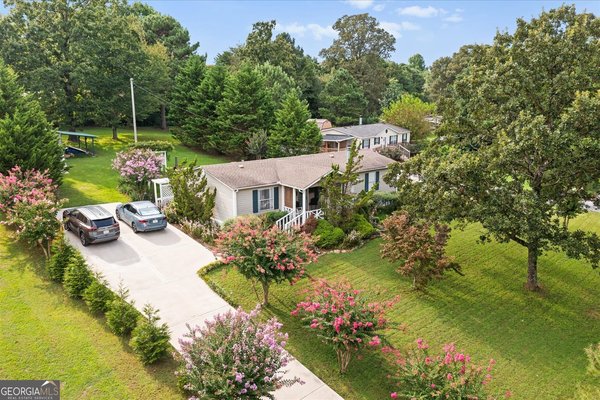 181 Cobb Road, Chatsworth