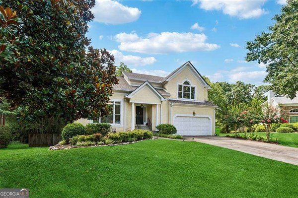 16 ANCIENT OAK Court, Marietta