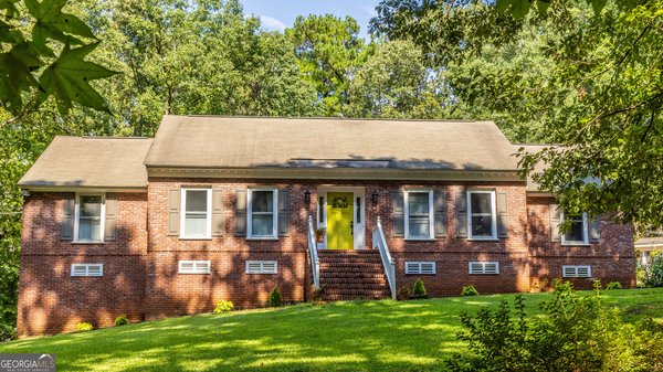 60 Dogwood Trail, Thomaston