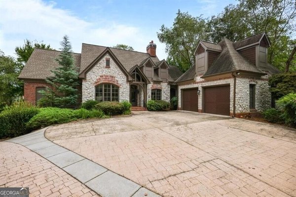 2121 Kensington Gates Drive, Kennesaw