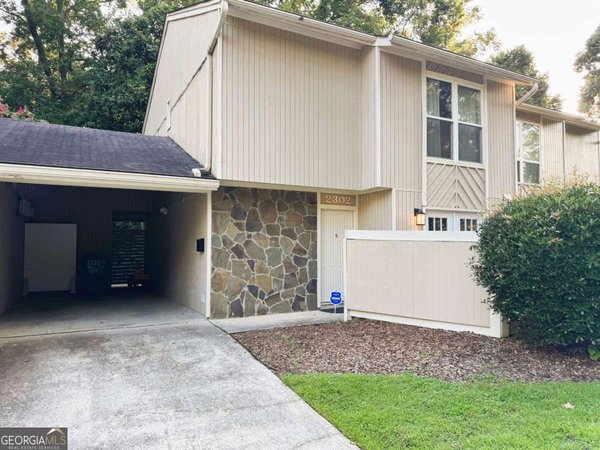 2302 Colonial Drive, Brookhaven