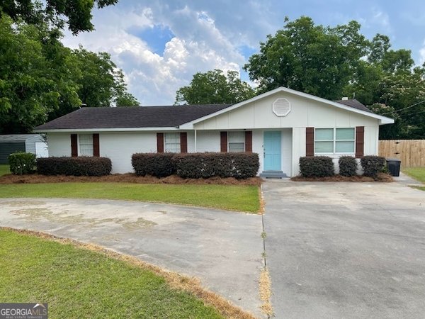 120 Westover Drive, Adel